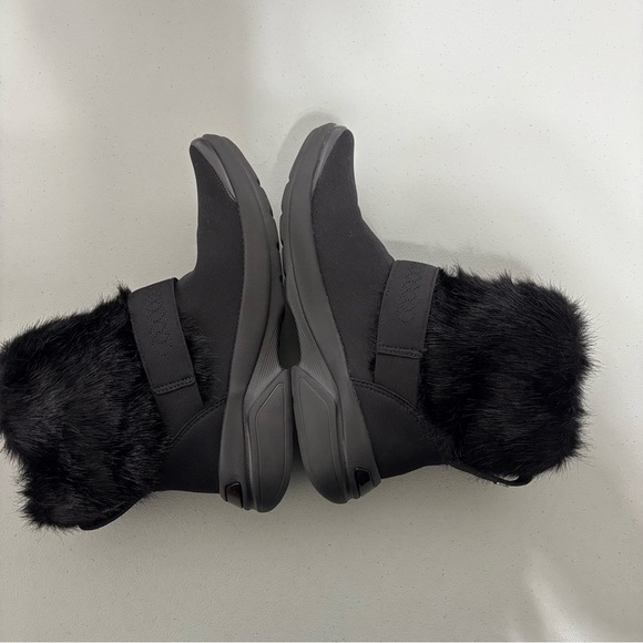 Bzees Ooolala! Faux Fur Boots Women's Size 9M Black Pull On Fabric Upper Comfort - Picture 10 of 13